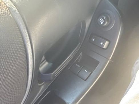 Used 2011 Ford Ranger XLT RWD image 3