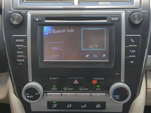 Used 2012 Toyota Camry LE FWD image 18