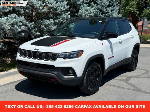 Used 2023 Jeep Compass Trailhawk image 3