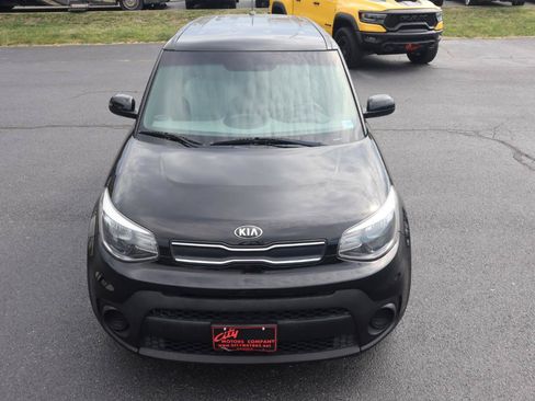 Used 2018 Kia Soul FWD image 4
