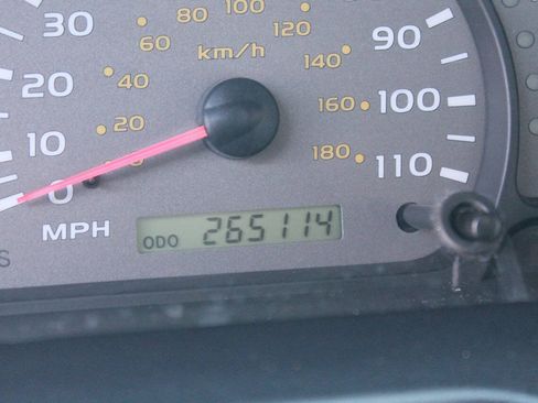Used 2003 Toyota Sequoia Limited RWD image 15