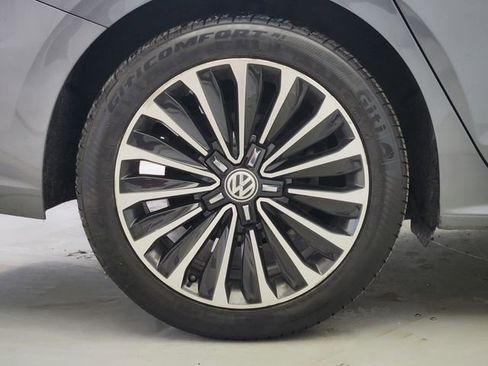 Used 2022 Volkswagen Passat 2.0T FWD image 32
