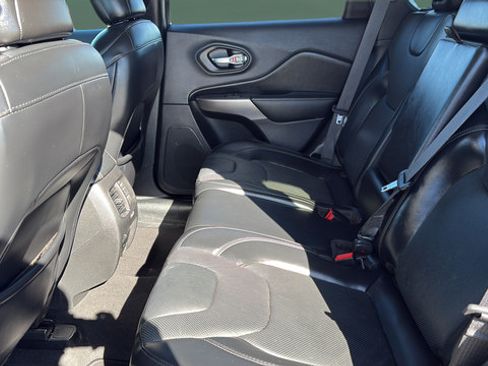 Used 2020 Jeep Cherokee Limited AWD/4WD image 21