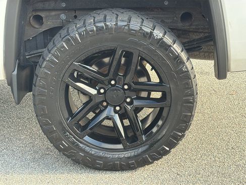 Used 2017 GMC Sierra 1500 SLT w/ SLT Premium Package AWD/4WD image 33