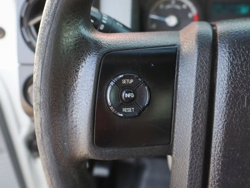 Used 2016 Ford F550 2WD Regular Cab Super Duty image 25