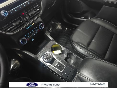 Used 2022 Ford Escape SEL w/ Technology Package image 27