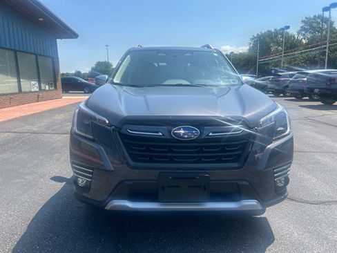 Used 2022 Subaru Forester Touring image 3