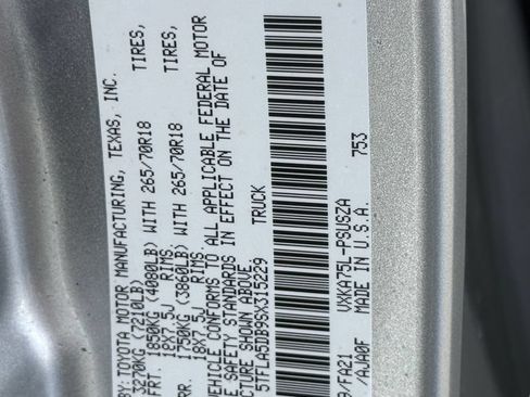 Used 2025 Toyota Tundra SR5 w/ SR5 Convenience Package AWD/4WD image 38