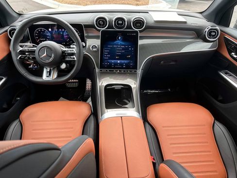 Used 2025 Mercedes-Benz GLC 43 AMG 4MATIC image 16