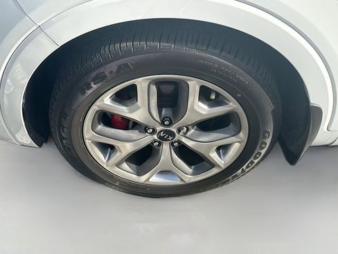 Used 2019 Kia Sorento SX image 37