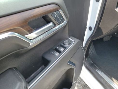 Used 2024 GMC Sierra 1500 SLT AWD/4WD image 9