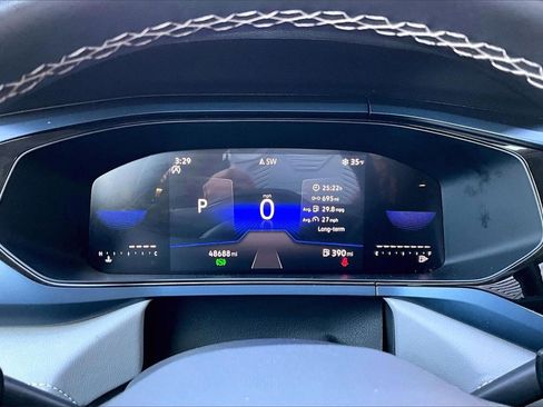 Used 2024 Volkswagen Taos SE image 10