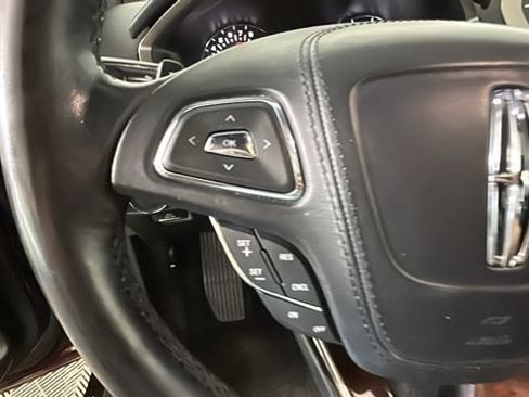 Used 2018 Lincoln MKZ Reserve w/ Climate Package FWD image 15
