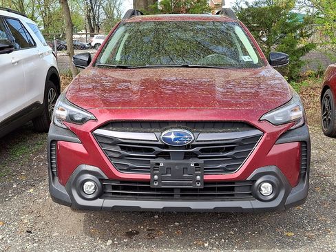 Used 2025 Subaru Outback Premium image 2