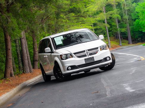 Used 2020 Dodge Grand Caravan GT FWD image 18