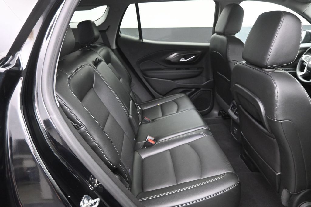Used 2024 GMC Terrain SLT AWD/4WD image 15