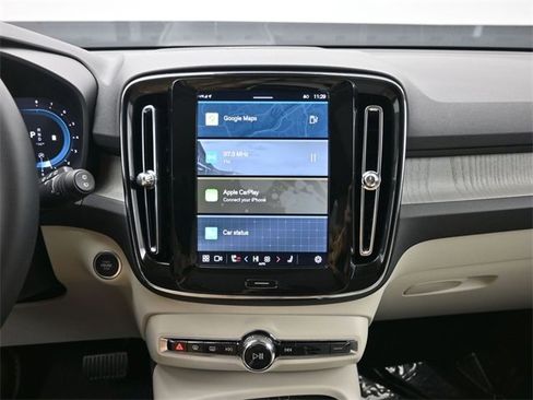 Used 2025 Volvo XC40 B5 Plus w/ Protection Package Premier image 12
