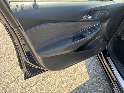 Used 2019 Chevrolet Cruze LT w/ Sun And Sound Package image 10