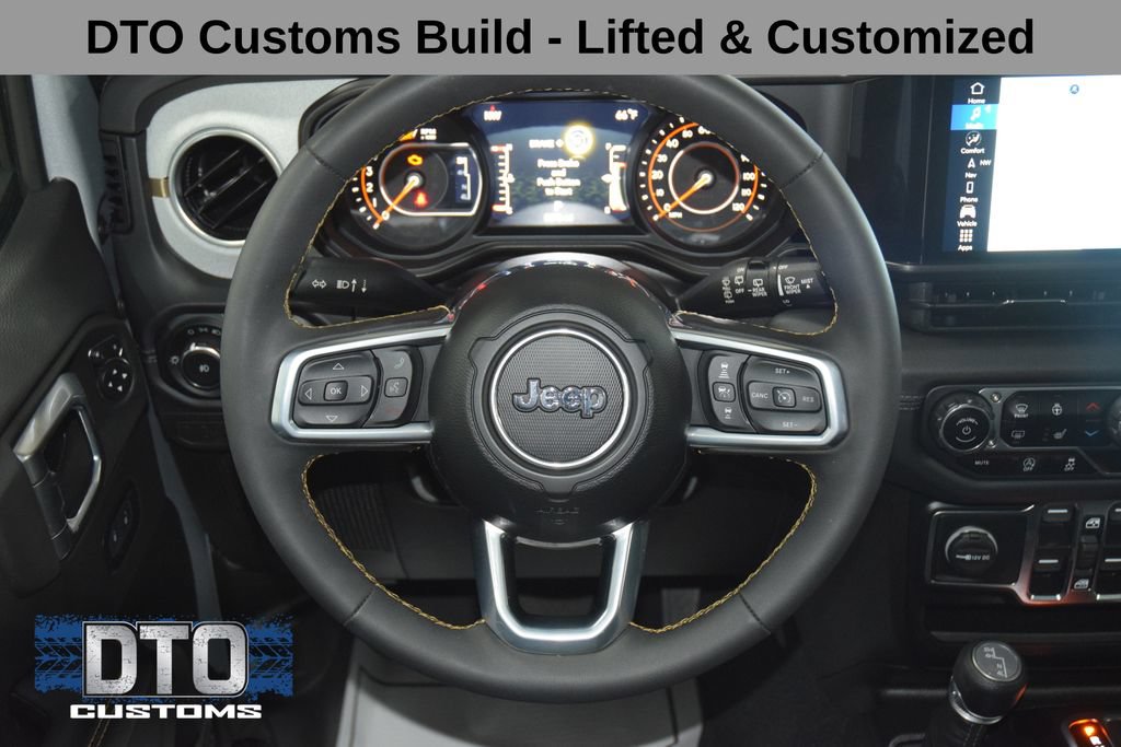 Used 2024 Jeep Wrangler Unlimited Sahara w/ Technology Group AWD/4WD image 34