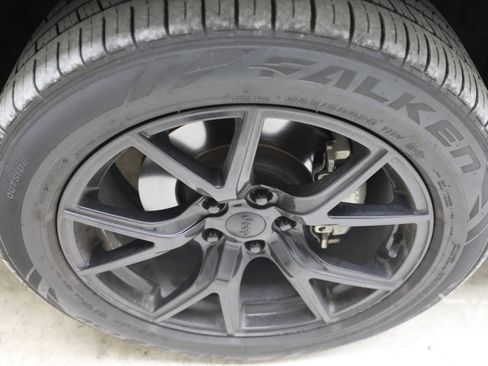 Used 2020 Jeep Grand Cherokee Summit AWD/4WD image 11