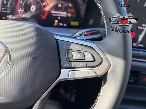 New 2026 Volkswagen Tiguan SE image 14