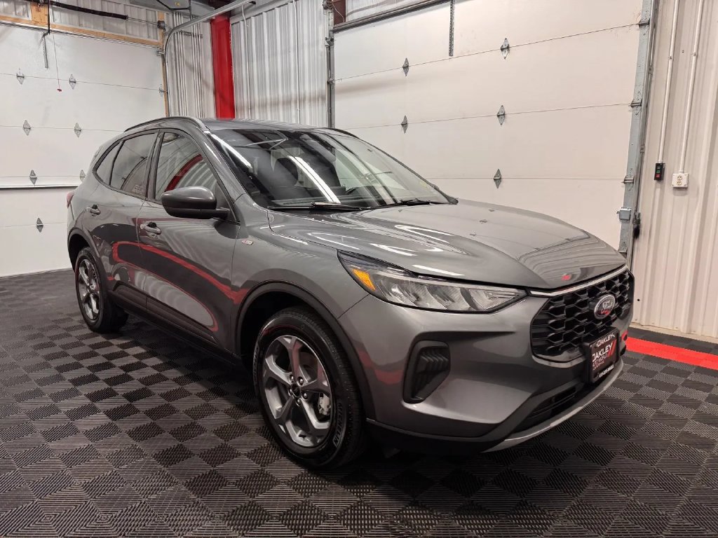 Used 2025 Ford Escape ST-Line w/ Tech Pack #1 AWD/4WD image 6