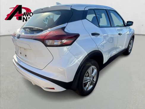 Used 2023 Nissan Kicks S image 4
