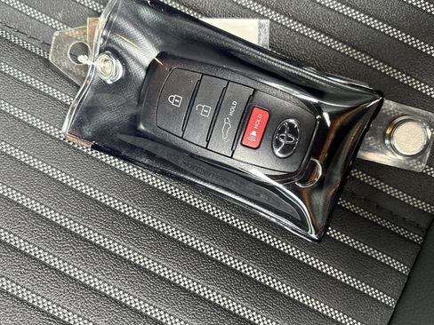 Used 2025 Toyota Highlander XSE AWD/4WD image 39