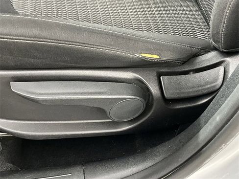 Used 2022 Kia Sorento LX image 12