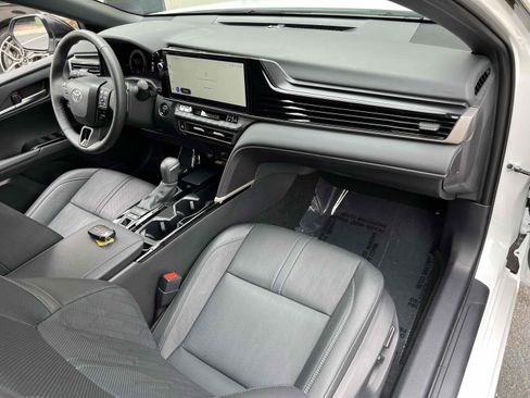 Used 2025 Toyota Camry XSE image 33
