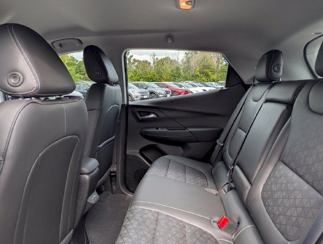 Used 2023 Chevrolet Bolt LT w/ Infotainment Package FWD image 16