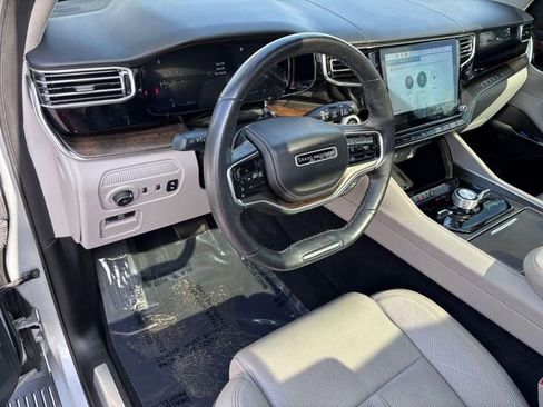 Used 2022 Jeep Grand Wagoneer Series II w/ Convenience Group III AWD/4WD image 9