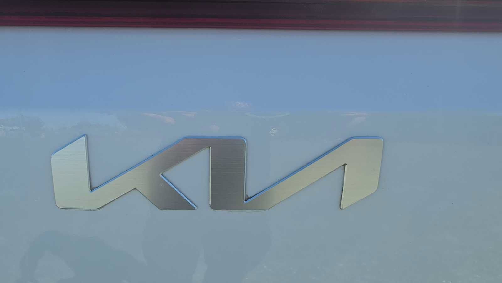 Used 2025 Kia Carnival FWD image 29
