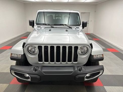Used 2023 Jeep Gladiator Sport image 2