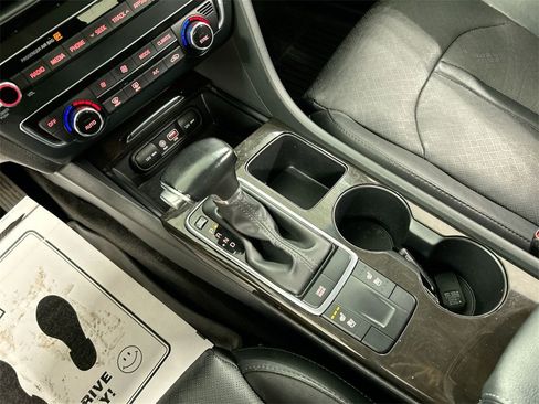 Used 2018 Kia Optima EX w/ Premium Package image 17