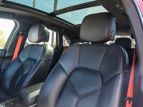 Used 2024 Porsche Macan S AWD/4WD image 23