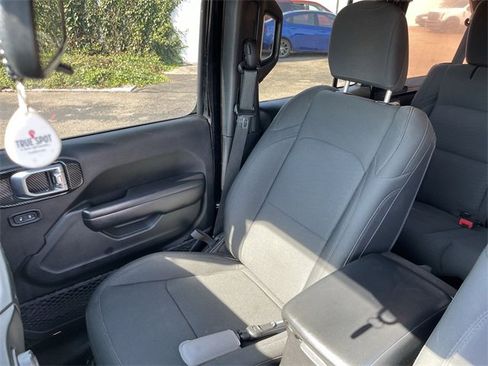 Used 2020 Jeep Wrangler Unlimited Sport image 23