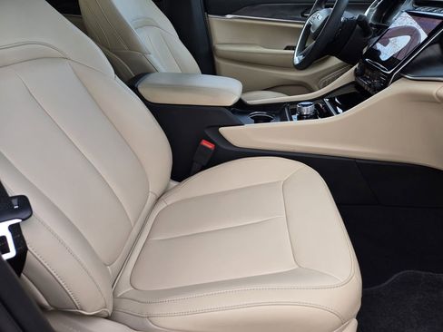 Used 2025 Jeep Grand Cherokee Limited image 13