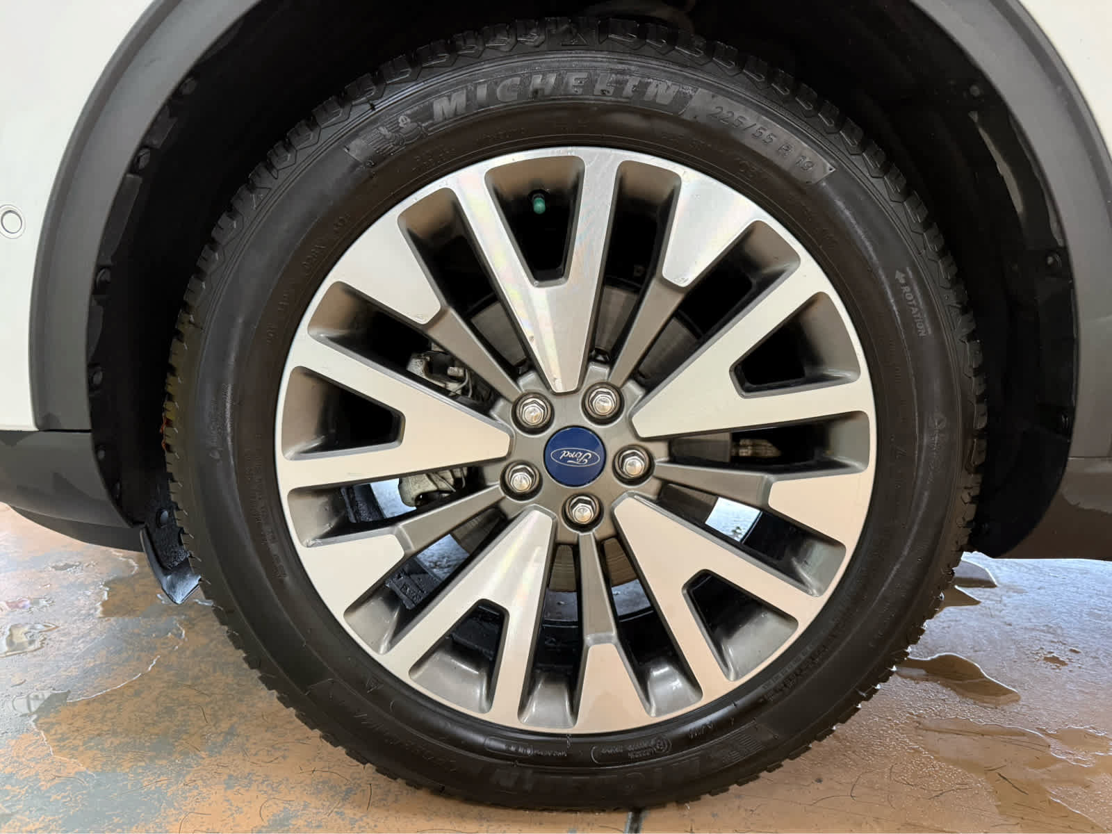 Used 2020 Ford Escape Titanium AWD/4WD image 9