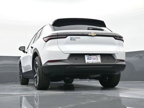 New 2026 Chevrolet Equinox EV LT image 40