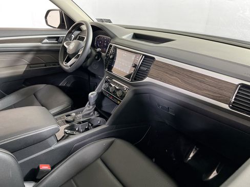 Used 2023 Volkswagen Atlas SE image 29
