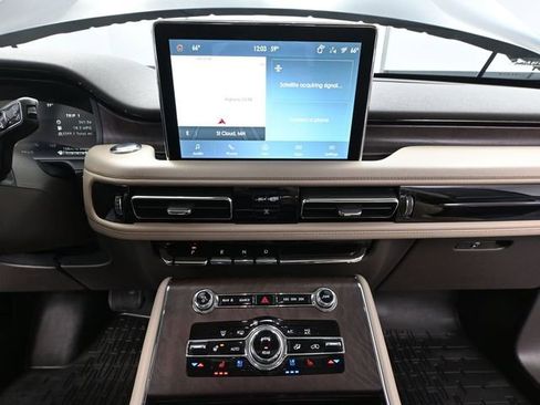 Used 2022 Lincoln Aviator Reserve w/ Elements Package Plus image 34