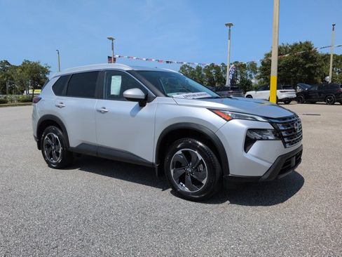 Certified 2025 Nissan Rogue SV w/ SV Premium Package FWD image 2