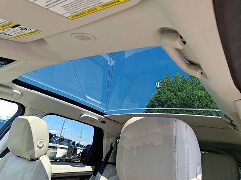 Certified 2025 Land Rover Discovery Sport S image 14