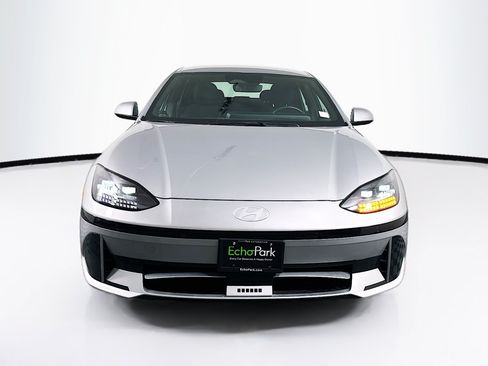 Used 2024 Hyundai Ioniq 6 SE RWD image 2