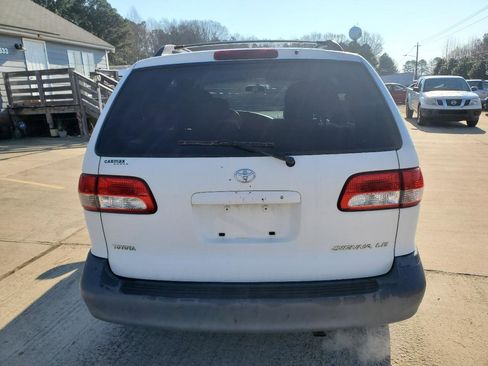 Used 2003 Toyota Sienna LE image 11