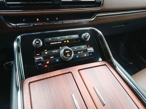 Used 2024 Lincoln Navigator L Reserve image 20