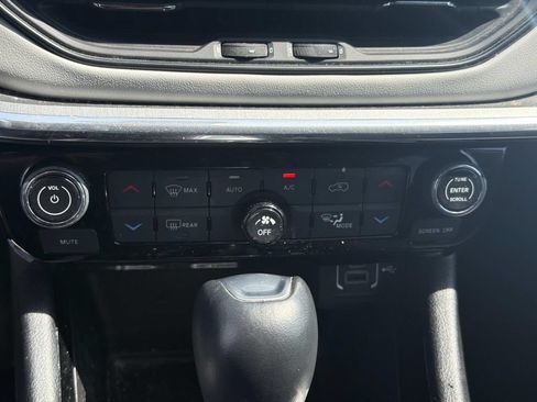 Used 2022 Jeep Compass Limited w/ Sun and Sound Group AWD/4WD image 5
