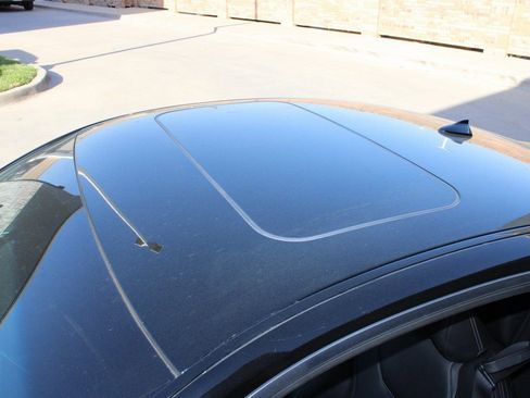 Used 2017 INFINITI Q60 2.0t w/ Moonroof Package image 4