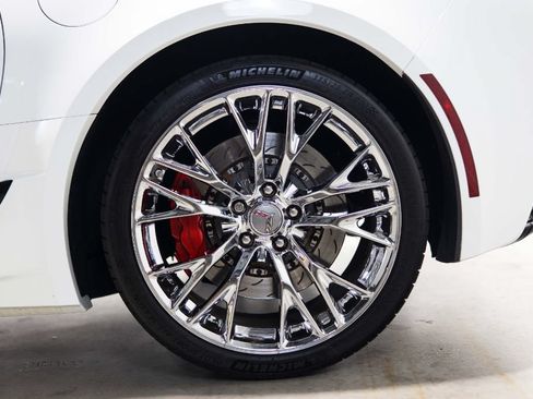 Used 2015 Chevrolet Corvette Z06 w/ 3LZ Preferred Equipment Group RWD image 38